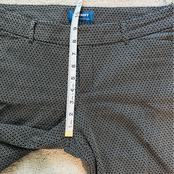 Old Navy Pixie Pants, Black and White Pattern, Size 10 - Picture 5 of 9